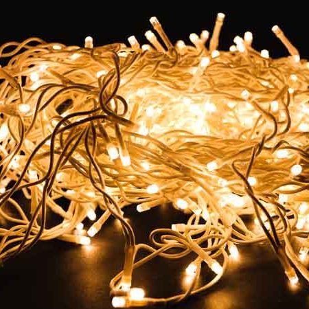 Šiltai baltos spalvos kabantys varvekliai, 300 LED