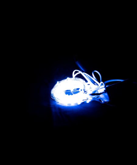 Šaltai baltos spalvos vielinės juostinės lemputės, 300 LED
