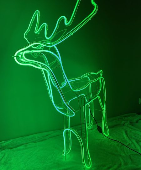 Žalios spalvos šviečiantis LED elnias