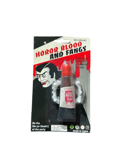 Vampyro veido grimo rinkinys ir dantys